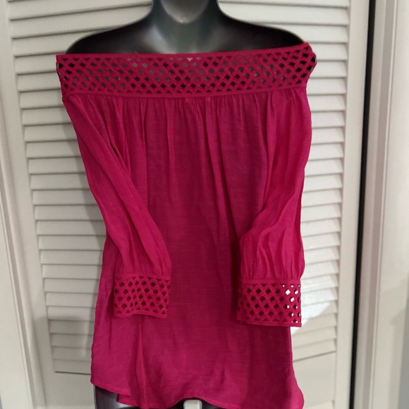 Vantarsi hot pink off the shoulder top with crochet stretch trim size - Picture 4 of 4